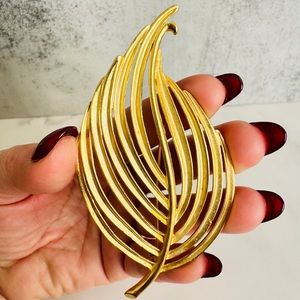 Large Gold Tone Leaf Brooch